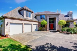 concrete driveway and wealthy house in spring hill, florida